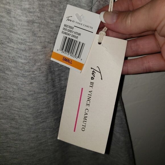 Vince Camuto Split Neck Shirttail Hem Tunic - Picture 3 of 6